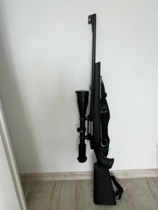 Lovački karabin ČZ 557 sa optikom