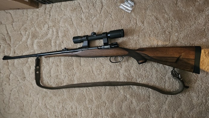 Lovacki karabin 8x57 sa optikom zrak,uz pusku ide kutija metaka/061039039