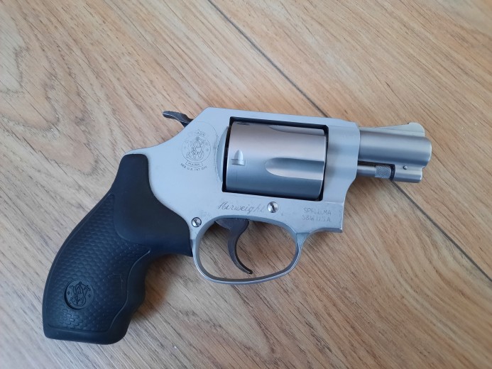 Revolver S&W 637