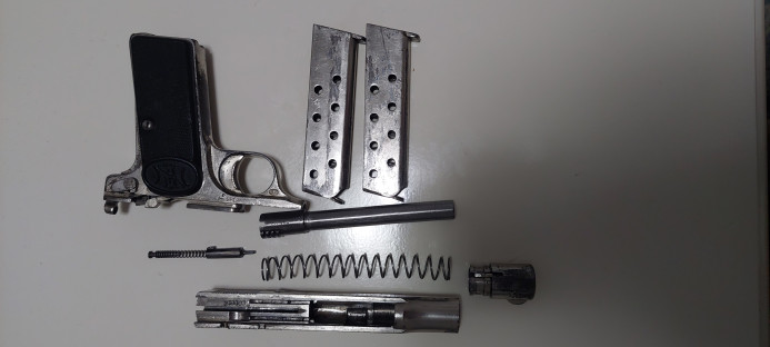 Pištolj browning 9 mm kratki