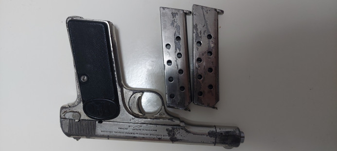 Pištolj browning 9 mm kratki