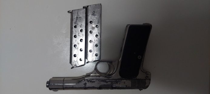 Pištolj browning 9 mm kratki