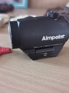 Aimpoint H1 red dot crvena tacka