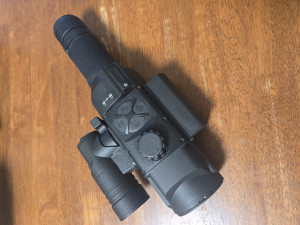 Optika Delta Titanium 2,5 x 15 x 56 plus Pulsar FN455