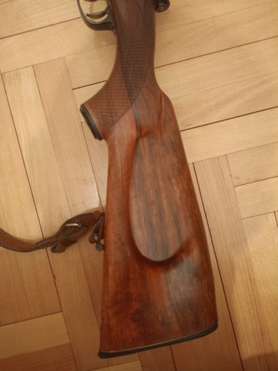 Lovacki karabin sa red dotom