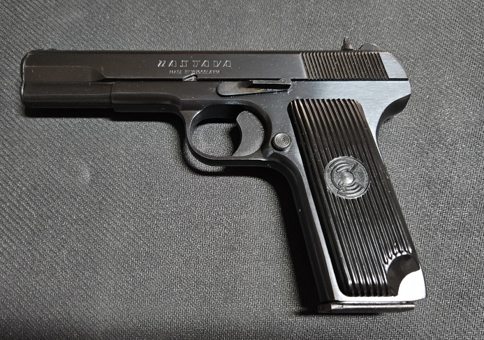 Pištolj Crvena Zastava M-70 9 mm Luger