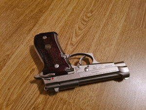 Pištolj Beretta 84 FS Inox (9mm)
