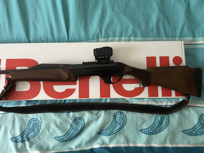 Lovacki karabin Benelli argo i tacka Vortex