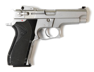 Kupujem Pistolj Smith&Wesson 9mm - 39/59/5906 i slicno