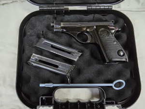 Pištolj Beretta M72 .22 LR
