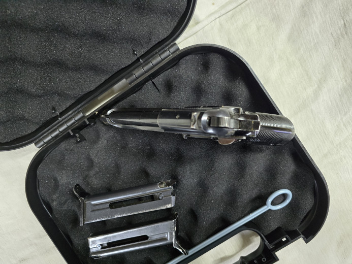 Pištolj Beretta M72 .22 LR