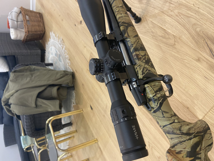 Lovački karabin CZ 557 predator sa Hawke optikom