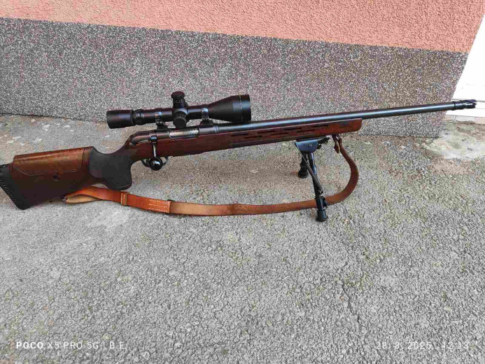 Lovački karabin sa optikom
