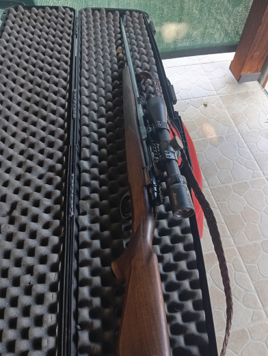 Lovacki karabin sa optikom
