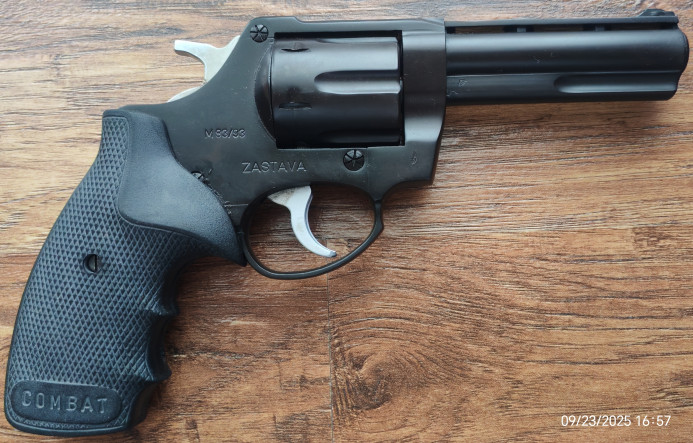 Revolver ZSTAVA .357 MAGNUM