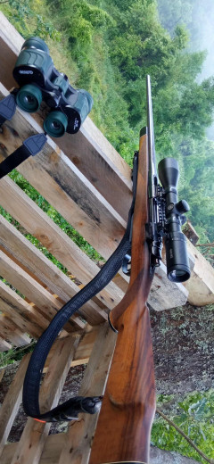 Lovacki karabin s optikom