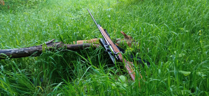 Lovacki karabin s optikom