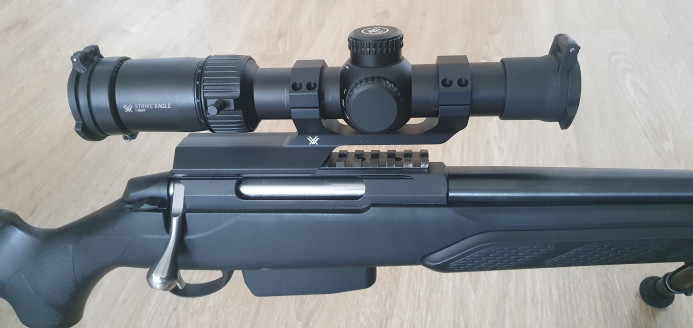 Optika Vortex Strike Eagle 1-8x24 sa Vortex nosačem