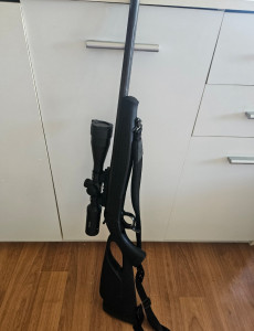 Lovački karabin sa optikom