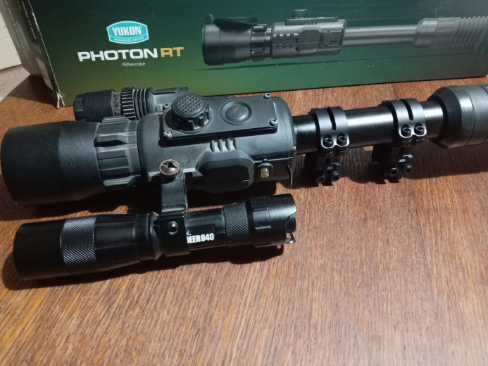 Noćna optika Yukon photon rt