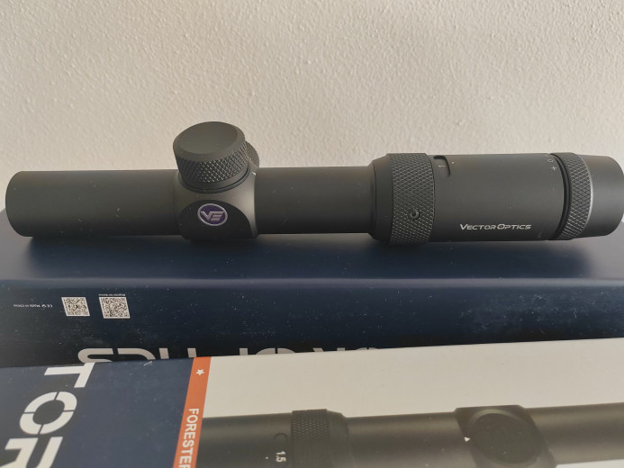 Vector Forester 1-4x24 tubus 30mm lovačka optika