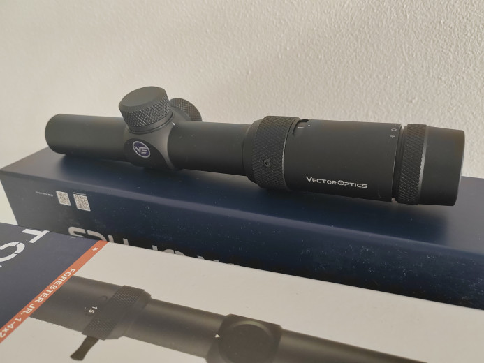 Vector Forester 1-4x24 tubus 30mm lovačka optika