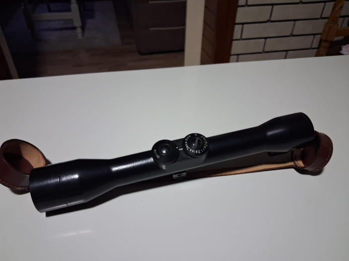 Optika sa nosacima zeis 4x nova