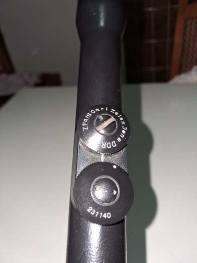 Optika sa nosacima zeis 4x nova