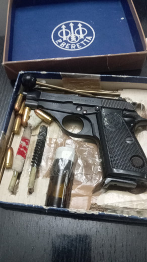 Pistolj beretka 7.65