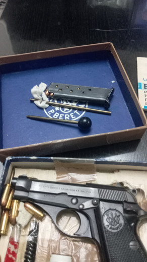 Pistolj beretka 7.65