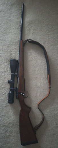 Lovački karabin sa optikom