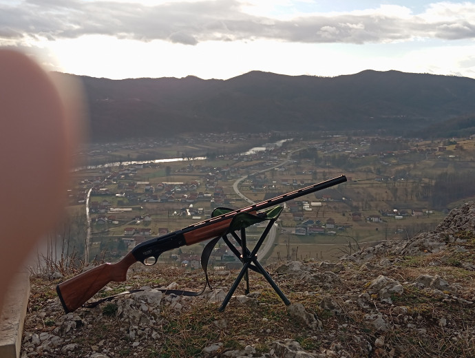 Prodajem sačmu petometku Hatsan Eskort 12/76 u kompletu sa red dot havke 1x25