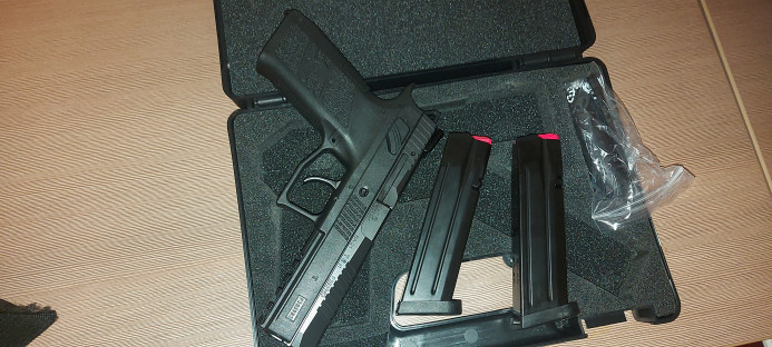 Pistolj Ceska zbrojovka  P09