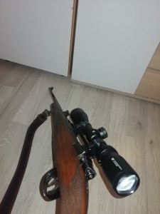 Lovacki karabin sa optikom