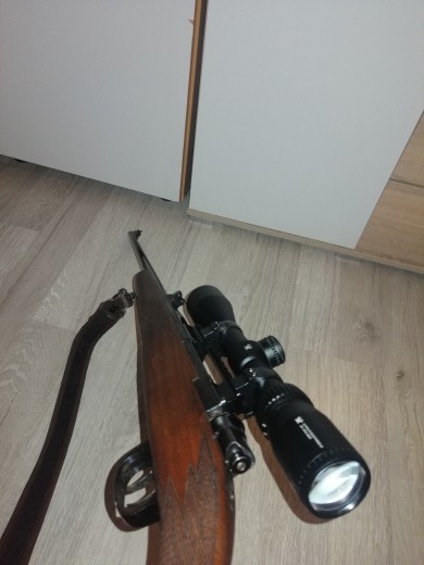 Lovacki karabin sa optikom