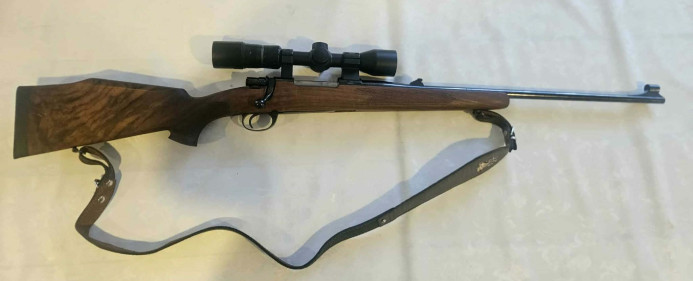 Lovački karabin Zastava M70 sa optikom