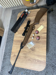 Vazdusna puska Cometa 220 sa drvenim kundakom