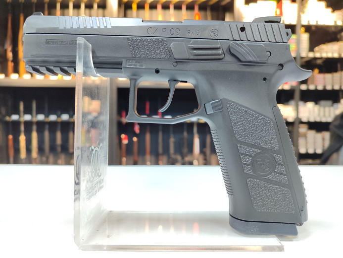 PIŠTOLJ CZ(ČEŠKA ZBROJOVKA) P-09 CAL.9X19