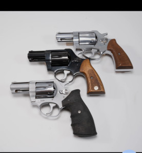 Kupujem Zastava  Magnum 357 extra stanje !