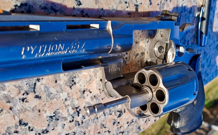 Revolver COLT Python iz 90-e 91-e SS 4"