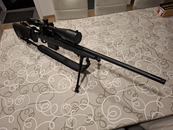 Streljačka puška sa optičkim ciljnikom
