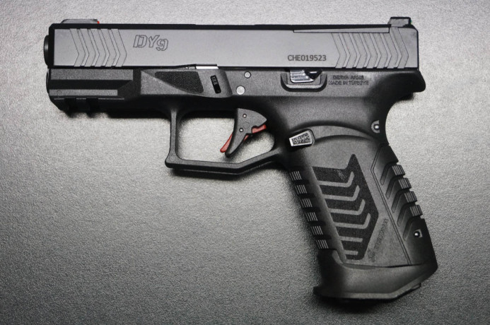 Pištolj Derya DY 9