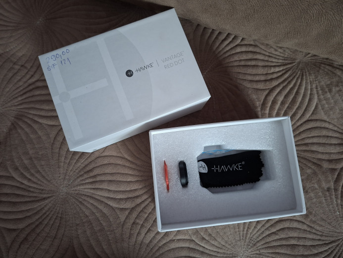 Red dot Hawke