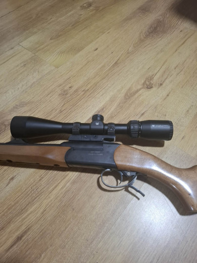 Lovacki karabin sa optikom