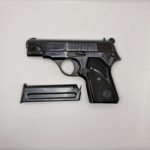 PIŠTOLJ CRVENA ZASTAVA M-70 7.65 BROWNING