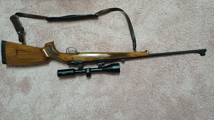 Lovački karabin sa optikom