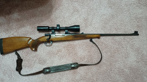 Lovački karabin sa optikom