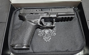 Pištolj HS Springfield Echelon 4,5"3-Dot