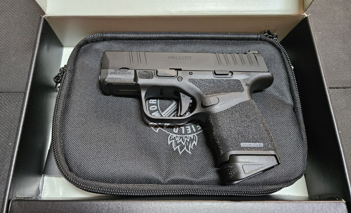 Pištolj HS Springfield Hellcat