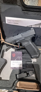 Pištolj CANIK akcija